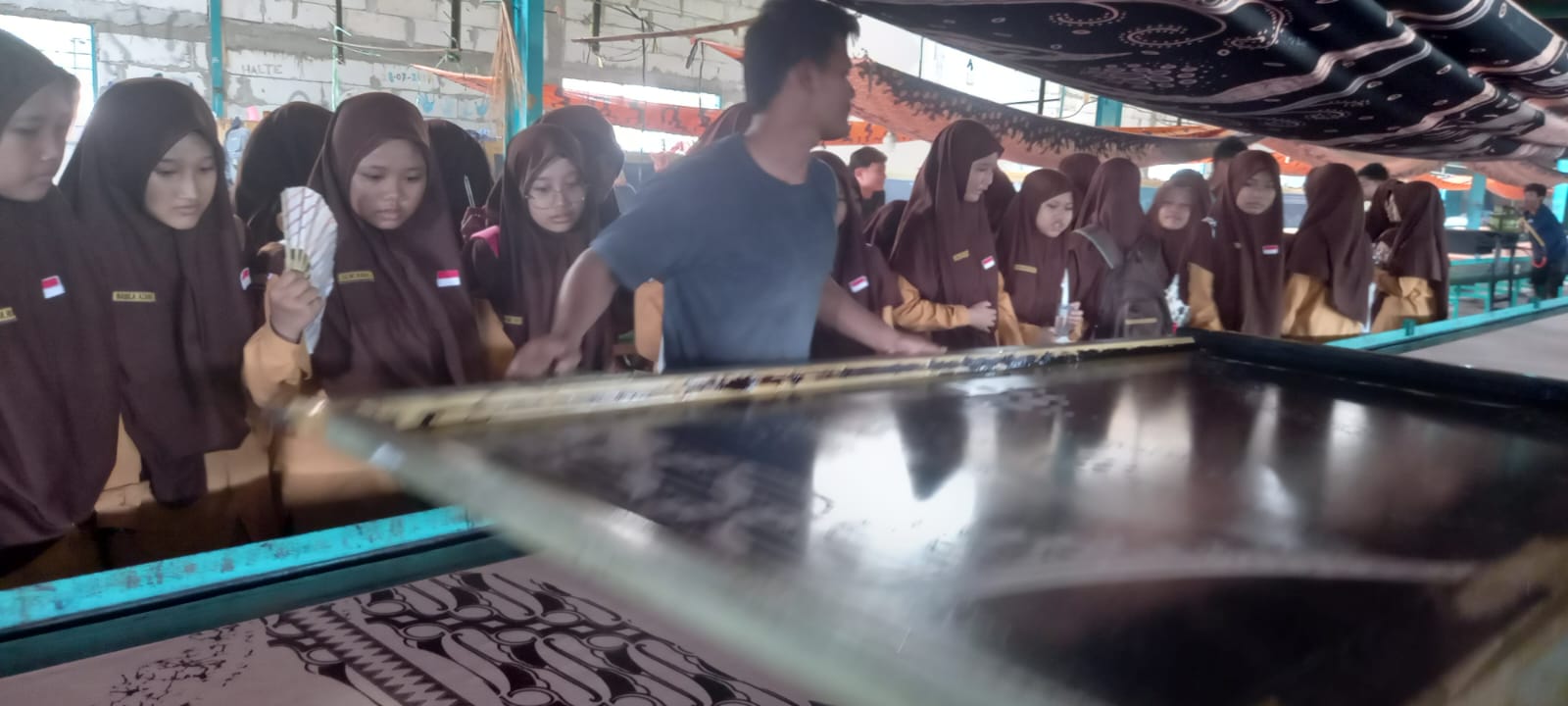 Kegiatan P5 Kunjungan ke Pabrik Batik